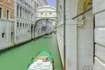 venice canal view - 165306578