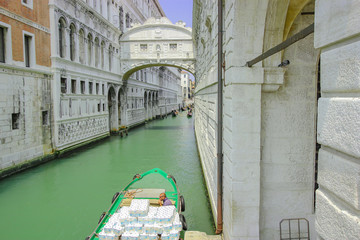 venice canal view - 165306590