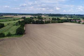 Luftaufnahme von einem Feld