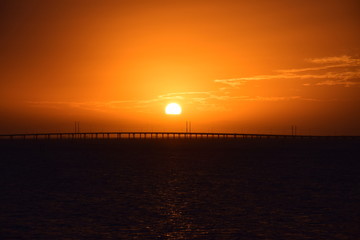Obraz premium Bridge at sunset