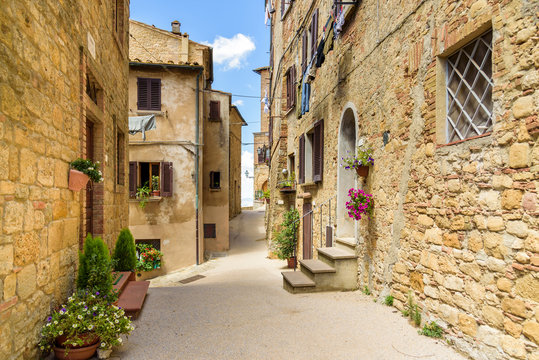 Fototapeta alley in the historic town of Volterra, tuscany, italy
