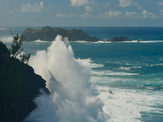 Fototapeta na wymiar Forte houle, souffleur, Petite Ile, La Réunion, série