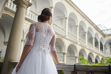 Obraz premium Bride in wedding dress