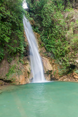 Fototapeta na wymiar Waterfall El Cacao in Zacapa village, Honduras