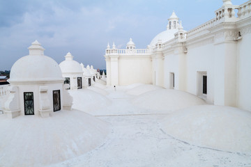 Whitewashed roof of a cathedral in Leon, Nicaragua © Matyas Rehak
