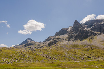 Tiefencastel, Silvaplana, Dorf, Julierpass, Alpen, Passstrasse, Bergstrasse, Passhöhe, Schweizer Berge, Wanderweg, Bergquelle, Engadin, Oberengadin, Sommer, Schweiz