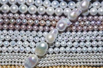 Pearls wires aligned