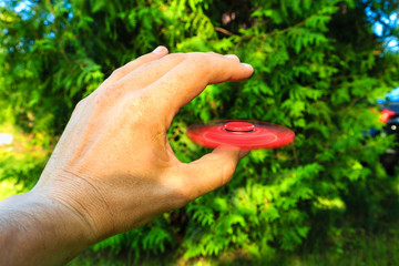 spinner in hand