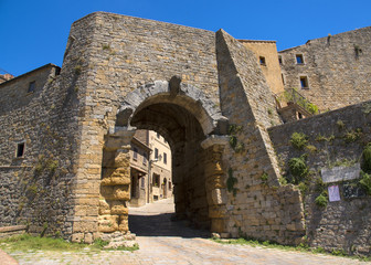 Fototapeta na wymiar Porta all' Arco, one of city's gateways, is the most famous Etruscan architectural monument in Volterra, Italy