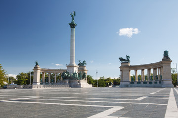 Fototapeta na wymiar Heroes' Square, Hosok Tere or Millennium Monument, major attraction of city Budapest. Hungary