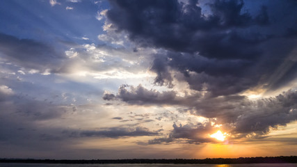 Fototapeta na wymiar beautiful sunrise over the river Volga