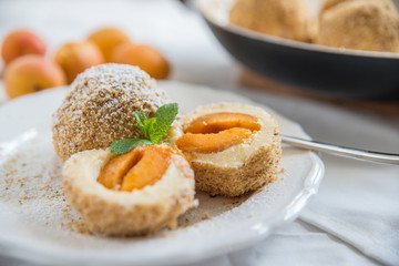 Marillenknödel, Aprikosenknödel 