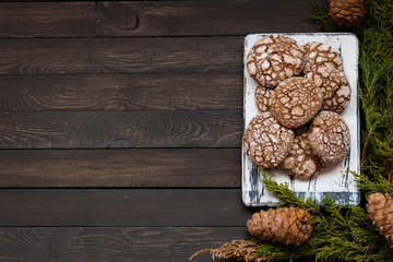 Biscuits with cracks