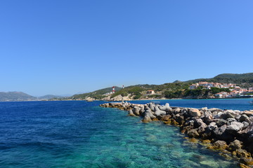 Fischereiihafen in Kokkari auf Insel Samos in der Ostägäis - Griechenland 