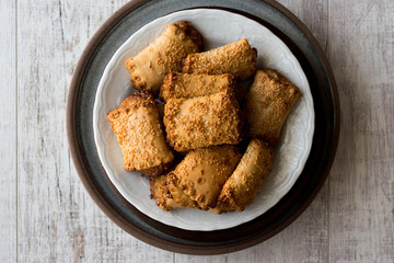 Pastries with Tahini and Sesame / Tahinli Corek