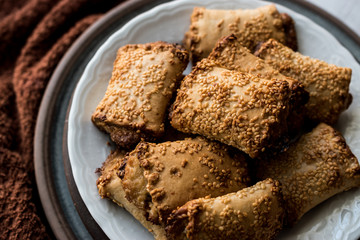 Pastries with Tahini and Sesame / Tahinli Corek