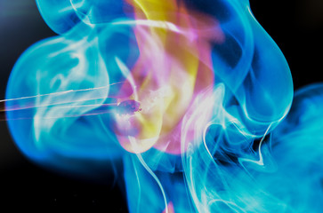 Brennendes Streichholz