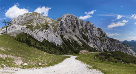 Fototapeta na wymiar Road to Mountain Gartnerkofel on Nassfeld in Carnic Alps