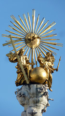 Fototapeta na wymiar Dreifaltigkeitssäule zum Gedenken der Pest auf dem Hauptplatz in Linz