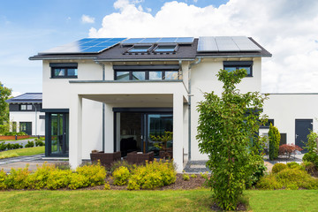Einfamilienhaus mit gepflegtem Garten