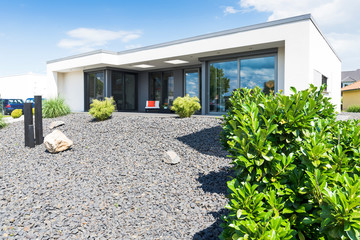 hochwertiger Bungalow, Flachbauhaus
