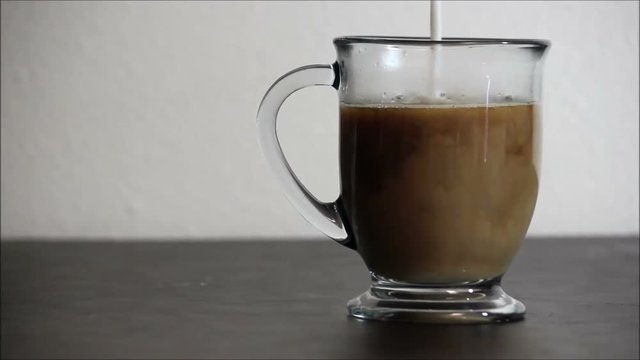 x2 creamer pour