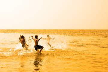 .Relaxation by the sea with friends
