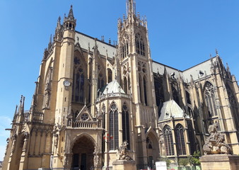 Fototapeta na wymiar cathédrale de Metz