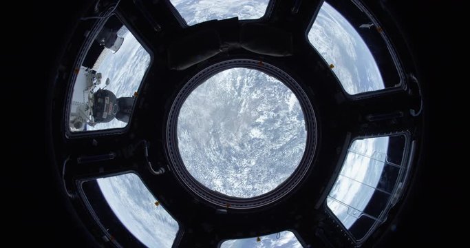 Timelapse, Earth rotates through space station window