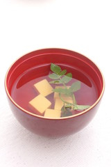 芹とお豆腐のお吸い物