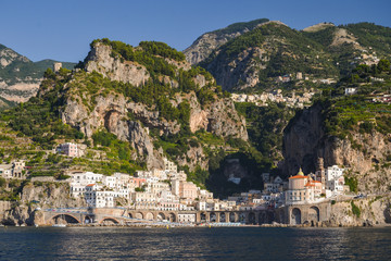 Malowniczy widok kurortu Atrani w południowych Włoszech
