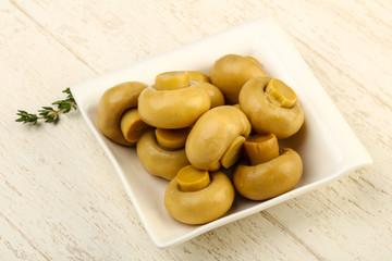 Marinated champignons