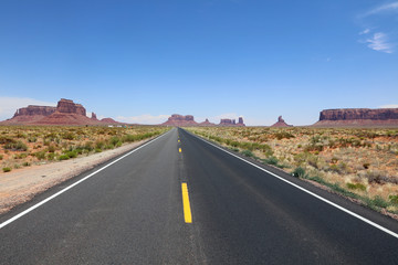 Fototapeta na wymiar Road to Monument Valley in Utah. USA