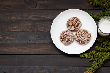 Biscuits with cracks