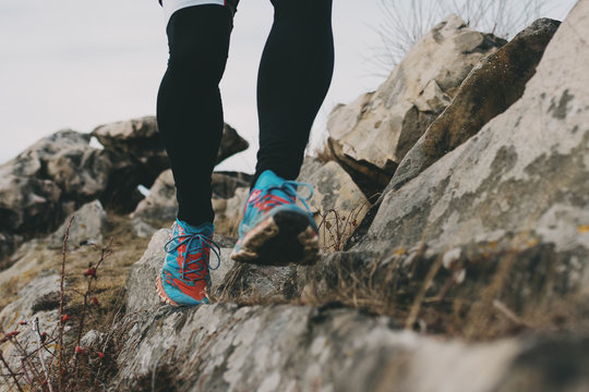 Trailrunning an der Teufelsmauer bei Quedlinburg im Harz, Deutschland