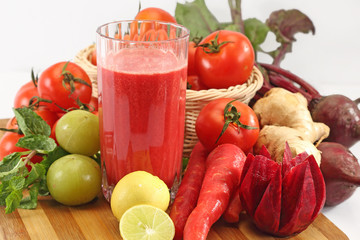 Vegetable Juice with Fresh Vegetables