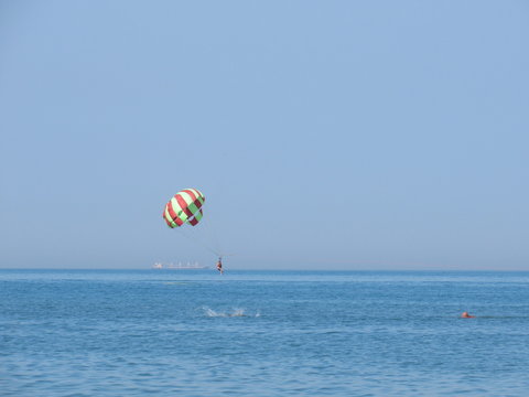 Parashute over the sea