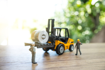 Miniature worker, The concept of construction site