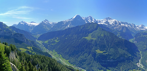 Fototapeta na wymiar alpen: eiger, mönch und jungfrau, schweiz 