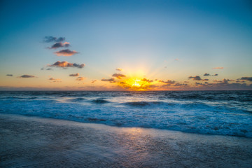 Fototapeta na wymiar Sunrise at Beach Horizon Line