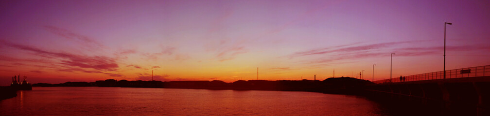 Sonnenuntergang in der Bucht von Hvide Sande in D&auml;nemark
