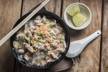 White Rice Noodle Clear Soup with Pork