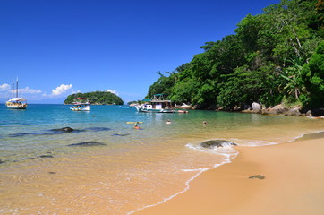 Praia Vermelha com barcos