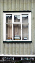 traditionelle bunte H&auml;userfassade in Reykjavik in Island