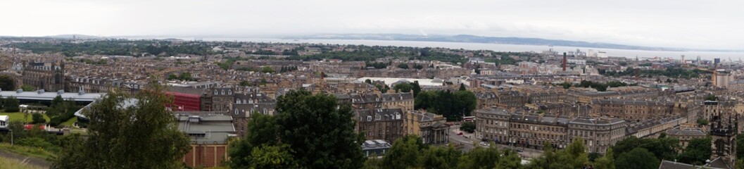 Fototapeta na wymiar views of Edinburgh, Scotland, United Kingdom, from the heights 