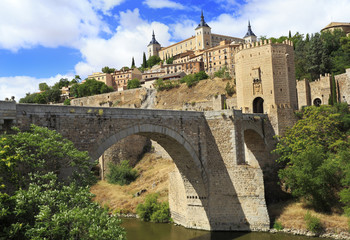 Fototapeta na wymiar Toledo, Spain old town city skyline and Tagus River