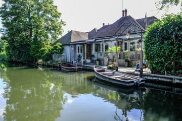Fototapeta na wymiar River house, Henley-on-Thames