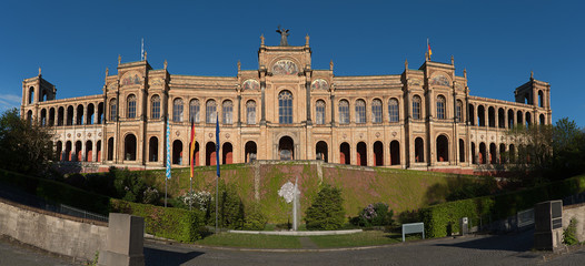 Fototapeta na wymiar Bayerischer Landtag München - Maximilianeum