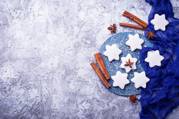  Gingerbread cookies in shape of star