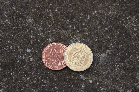 Gold titan bitcoin